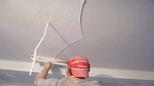 Как правильно шпаклевать потолок? с фото