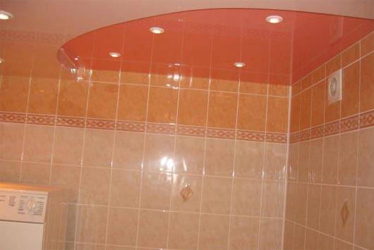 Как сделать потолок в ванной - виды покрытий - фото