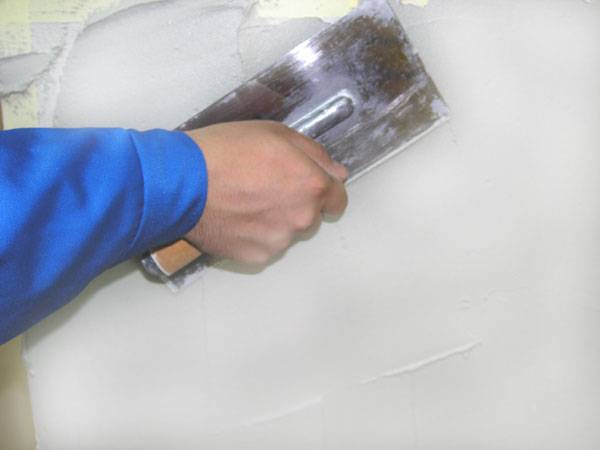 Как наносить раствор на потолок и стены с помощью различных инструментов - фото