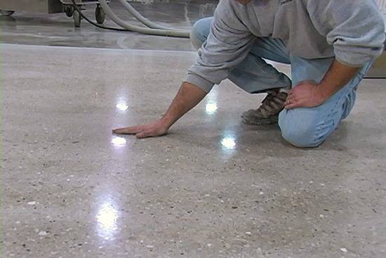 Чем и как шлифовать бетонный пол с фото