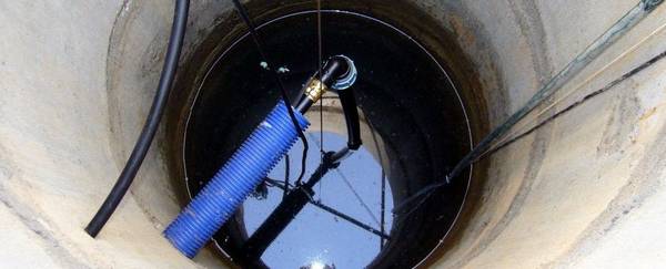 Водоснабжение из колодца  надежная схема подачи воды круглый год с фото